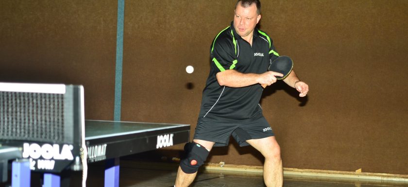 Im Bild diesmal: Michael Jakobs, der Donnerstag zunächst seiner III. Herren mit zwei Einzelsiegen zum Sieg verhalf und am Samstag den entscheidenden neunten und entscheidenden Punkt für die Erste gegen Wenden machte