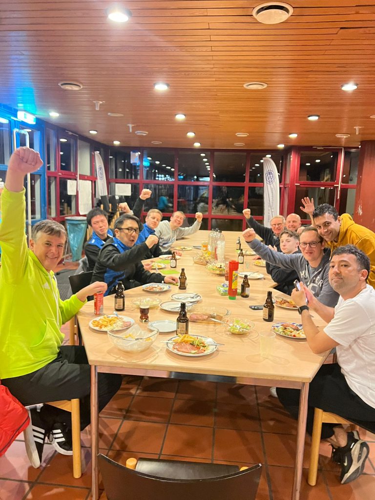 Im Bild: I. und II. Herren bei der 3. Halbzeit auf letzten Wochenende